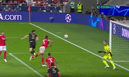 Σωτήρια επέμβαση του Βλαχοδήμου σε εξ' επαφής κεφαλιά του Λεβαντόφσκι!