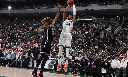 Έπαιξαν σαν πρωταθλητές και... πάτησαν τους Νετς οι Μπακς