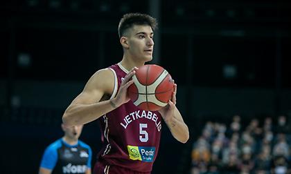 «Ποδαρικό» με κορυφαίο Καλαϊτζάκη για τη Λιετκαμπέλις