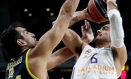 Όρθια με ανατροπή η Ρεάλ, «αυτόχειρας» η Φενέρ