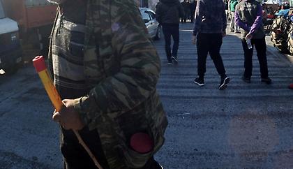 Κλειστή η Αττική Οδός στο ρεύμα προς Ελευσίνα: Ένταση με Ρομά