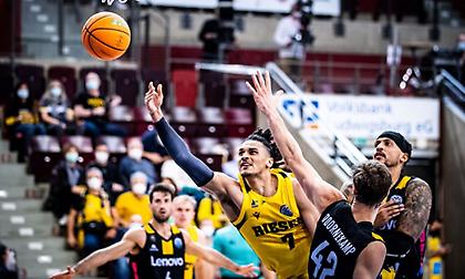 Απόλυτη Λούντβιγκσμπουργκ, ήττες για Σάσαρι,  Χάποελ Ιερουσαλήμ