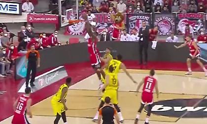 Σλούκας σηκώνει, Φαλ καρφώνει στο καλάθι της Φενέρ!