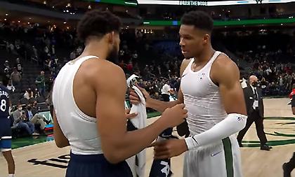 Αντάλλαξαν φανέλες Γιάννης και Τάουνς