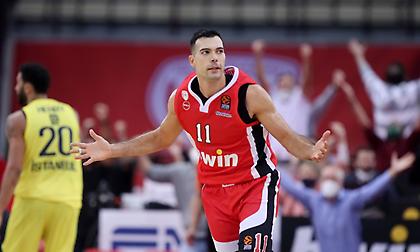 «Γονάτισε» τη Φενέρ με την… εξιλέωση του Σλούκα ο Ολυμπιακός!