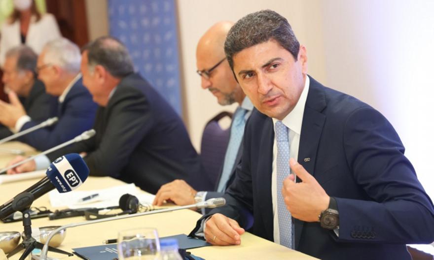 Αγνόησε FIFA ο Αυγενάκης, νέα επιστολή για το αυτοδιοίκητο