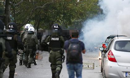 Χαμός έξω από την Τούμπα: Επεισόδια μεταξύ οπαδών του ΠΑΟΚ και αστυνομίας!