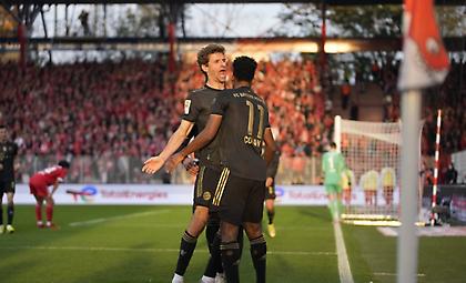 Έσβησε την πεντάρα με… πεντάρα η Μπάγερν, από κοντά η Ντόρτμουντ