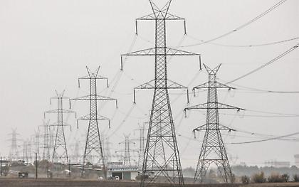 Μείωση του ενεργειακού κόστους επιχειρήσεων εξετάζει η κυβέρνηση