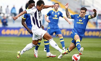 Απόλλων Σμύρνης: Μέσα ο Άλβες, έξω πέντε εν όψει Κηφισιάς