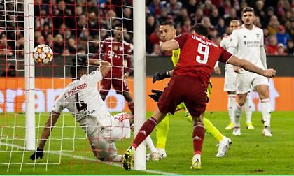 Μοίρασε… σακούλες ο Κομάν, σκόραρε για 79η φορά στο Champions League ο Λεβαντόβσκι!