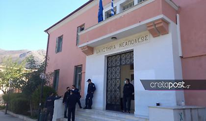Ιεράπετρα: Απολογείται ο συζυγοκτόνος-Με αλεξίσφαιρο στα δικαστήρια