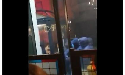 Αταλάντα-Μάντσεστερ Γιουνάιτεντ: Ιταλοί έκαναν ντου σε μπαρ με Άγγλους οπαδούς