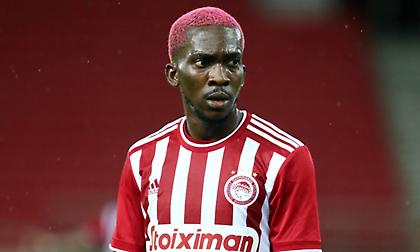 Σταματέλος: «Δεν θα είναι έκπληξη αν παίξει βασικός με Άιντραχτ ο Ονιεκούρου»