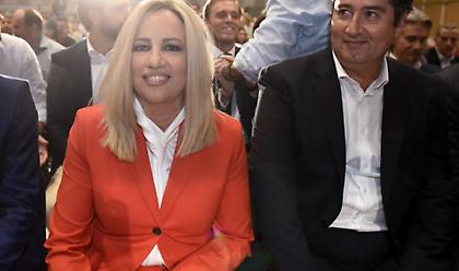 Συγκινεί ο σύζυγος της Φώφης Γεννηματά: «Θα ζει πάντα στο μυαλό, στην ψυχή και στις καρδιές μας»