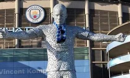 Οπαδοί της Μπριζ ούρησαν το άγαλμα του Κομπανί στο γήπεδο της Σίτι!