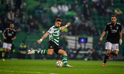 Κάνει το 3-0 με «ζωγραφιά» του Παουλίνιο στο 41' η Σπόρτινγκ!