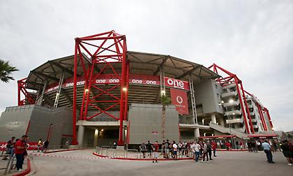 Σοβαρά επεισόδια στο «Γ. Καραϊσκάκης» πριν το Ολυμπιακός-Άιντραχτ