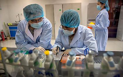 Κορωνοϊός: Νέα «όπλα» τα χάπια Pfizer και Merck – Τι γνωρίζουμε μέχρι τώρα