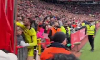 Ξέσπασε με γροθιές στη φυσούνα μετά το τέλος του ντέρμπι ο Ντε Χέα!