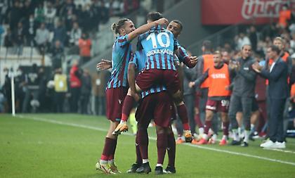 Απόδραση τίτλου στο 96' η Τράμπζονσπορ, αγωνία για Μπακασέτα