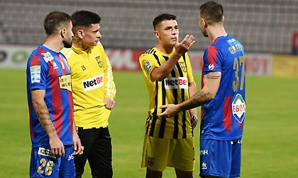 Συνεχίζεται το Βόλος-Άρης, επέστρεψαν στον αγωνιστικό χώρο οι ομάδες