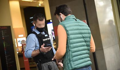 Κορωνοϊός: Αναστολή λειτουργίας σε 23 καταστήματα-Πάνω από 90.000 έλεγχοι