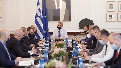 Μητσοτάκης: «Δεν θα κλείσουμε, έχουμε το εμβόλιο - Τα 3 κλειδιά για την έξοδο από την πανδημία»