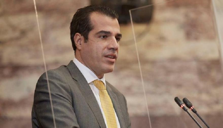 Πλεύρης: «Προ των πυλών οι επιτάξεις ιατρών»