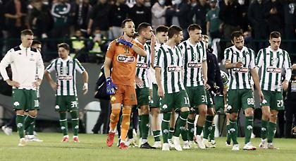 Το λεπτό προς λεπτό δείχνει: Πάγκο που προσπάθησε, αριστερή πτέρυγα φωτιά, τρύπα δεξιά