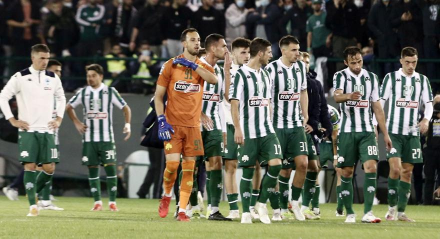 Το λεπτό προς λεπτό δείχνει: Πάγκο που προσπάθησε, αριστερή πτέρυγα φωτιά, τρύπα δεξιά