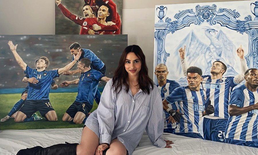 Emily Marrocco: Η εντυπωσιακή οπαδός της Λίβερπουλ με το ταλέντο στη ζωγραφική