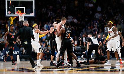 Μαρκίφ Μόρις: «Έκανα σκληρό φάουλ, αλλά δεν έχω χτυπήσει ποτέ πισώπλατα κάποιον»