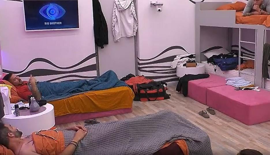 Big Brother: Ο Παναγιώτης και ο Νάσος χαρακτηρίζουν καψούρη και... σκύλο τον Νίκο