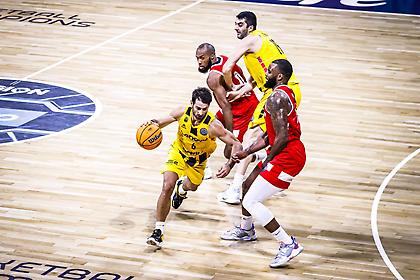 Νίκησε και έπιασε κορυφή η Τενερίφη