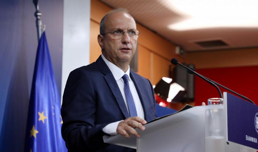 Οικονόμου: Κανένας περιορισμός για εμβολιασμένους