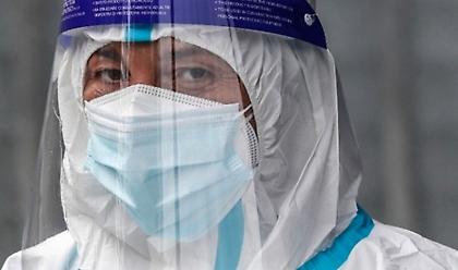 Παγκόσμια ανησυχία για την έξαρση της πανδημίας- Lockdown σε ανεμβολίαστους και νέα μέτρα