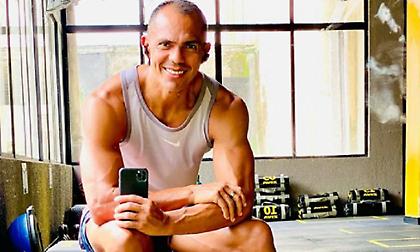 Τζιοβάνι ετών 49 λιώνει στη γυμναστική!