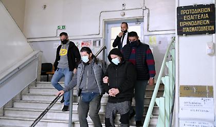 Σοκ στον Βόλο: Ο 39χρονος που σκότωσε τη νονά του, είχε σκοτώσει και τη μητέρα του δικηγόρου του