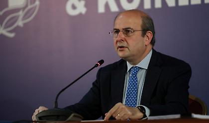 Χατζηδάκης: Σύντομα η λύση για τις συντάξεις των ομογενών