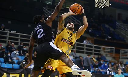 Κάρι για ματς με ΑΕΚ: «Με έφτυναν στο παρκέ και με έβριζαν ακόμα και οι προπονητές»