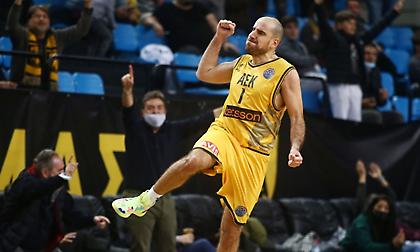 ΑΕΚ από ατσάλι και με «καυτό» Κολόμ, παρέμεινε ζωντανή για την πρόκριση!