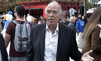 Βασίλης Λεβέντης: Αποσωληνώθηκε, έχει χάσει 27 κιλά