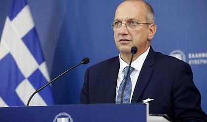 Οικονόμου: Σε αντιπολιτευτική παράκρουση ο Τσίπρας - Κλείνει το μάτι σε ανεμβολίαστους