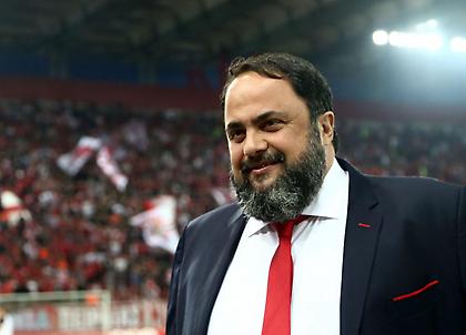 Δωρεά 21 οικίσκων σε σχολεία της Κρήτης από τον Βαγγέλη Μαρινάκη