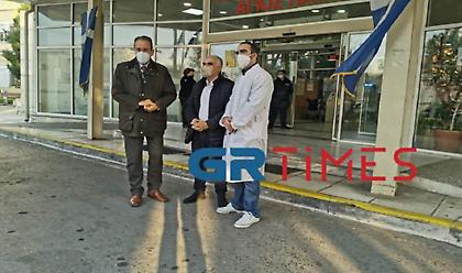 Θεσσαλονίκη: Ασθενείς-αρνητές πετούν τις μάσκες στα νοσοκομεία και αρνούνται ιατρική βοήθεια