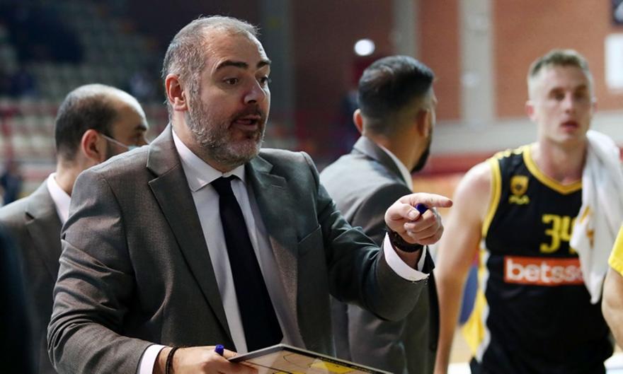 Δέδας: «Κάθε μέρα παίζουμε και για τον Στέφαν»