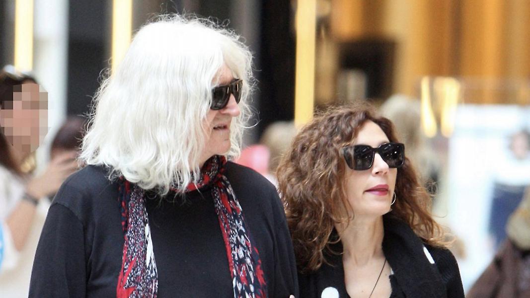 Νίκος Καρβέλας: Έγκυος η 31χρονη σύντροφός του