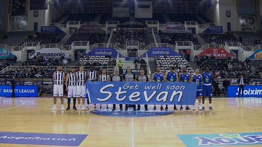 Πανό στήριξης στον Γέλοβατς στην Πυλαία