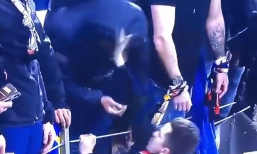 Λιόν-Μαρσέιγ: Οπαδός χαστούκισε εκείνον που πέταξε μπουκάλι